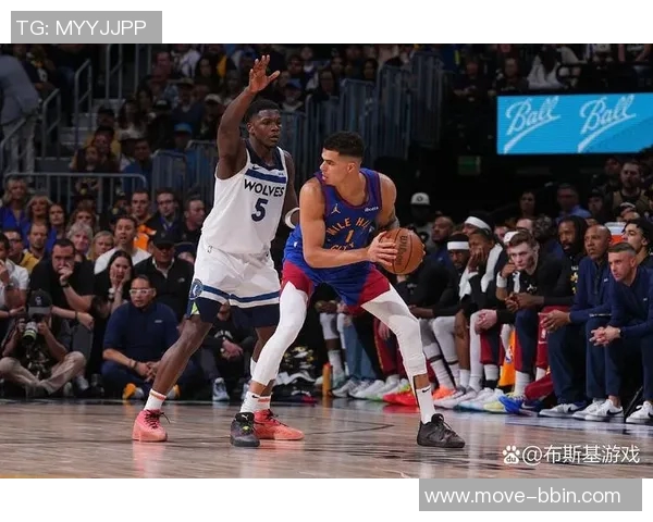 克尼佩尔表现出色4号秀16投9中砍下全队最高24分并贡献5个前场篮板